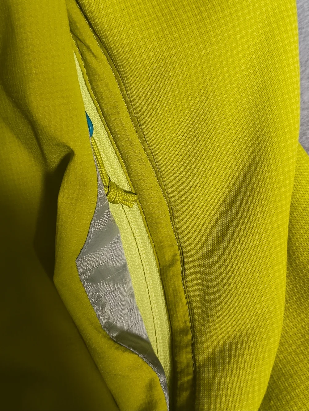 Arc’teryx Atom LT Hoody Womens XS Yellow Full Zip Hiking Insulated Hooded Jacket - Picture 6 of 9